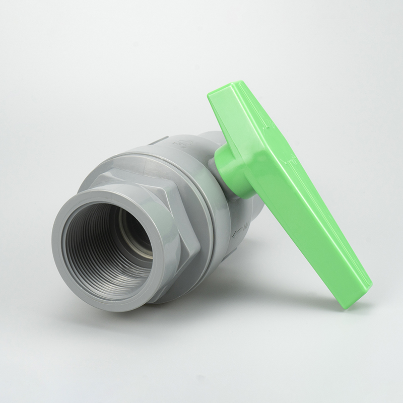 Kuglični ventil od 2 komada PVC-04