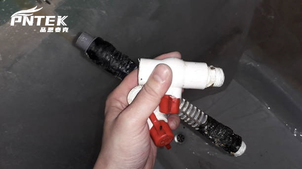 A diagram showing the three common leak points: the solvent joint, the handle stem, and the threads