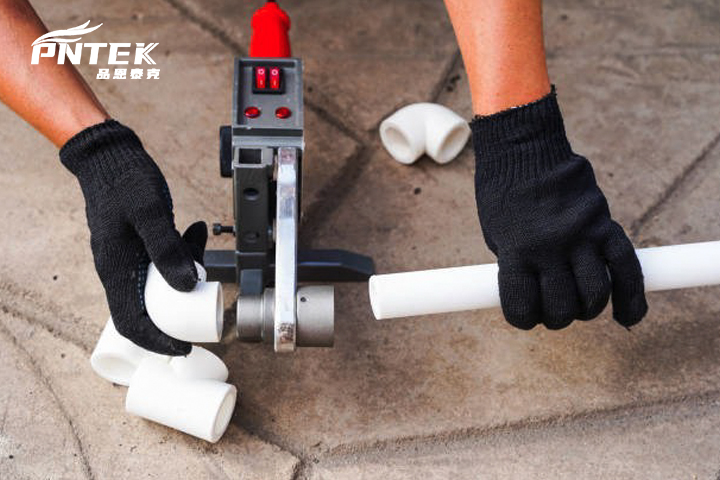 A diagram showing a PPR expansion loop for a long hot water pipe run