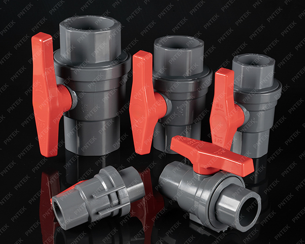 Perbandingan antara ball valve PVC Pntek dan stop kran model lama